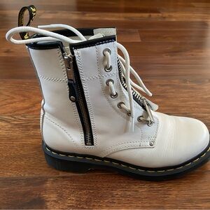 Dr Martens White Twin Zip Size 7